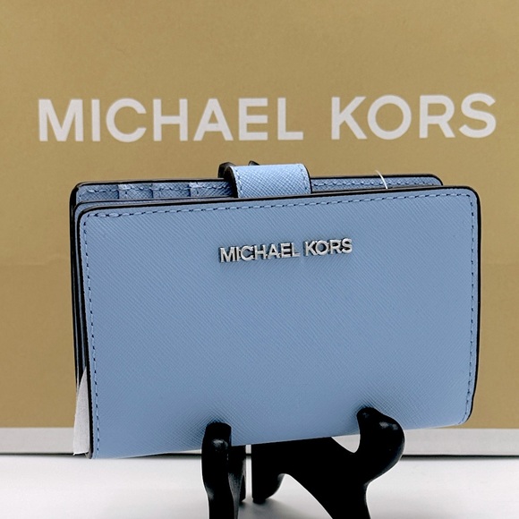 Michael Kors light Sky Blue Card Holder - Picture 1 of 14